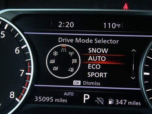 Used 2025 Nissan Pathfinder SL AWD/4WD image 38