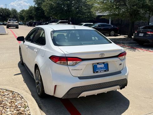 Used 2022 Toyota Corolla SE FWD image 3
