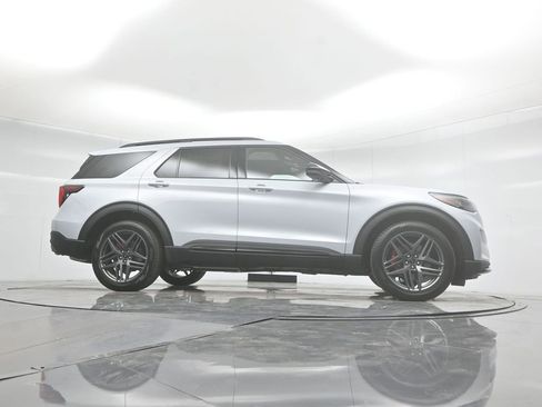 New 2026 Ford Explorer ST w/ Sun And Sound Package image 3