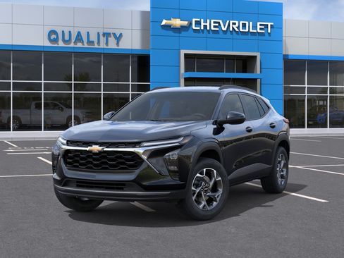 New 2026 Chevrolet Trax LT w/ Driver Confidence Package FWD image 6