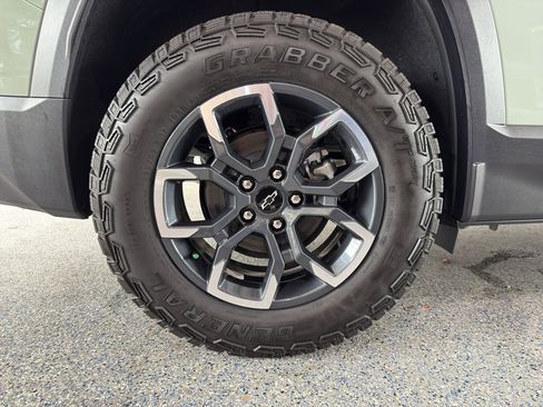 New 2026 Chevrolet Equinox ACTIV w/ LPO, Floor Liner Package image 33