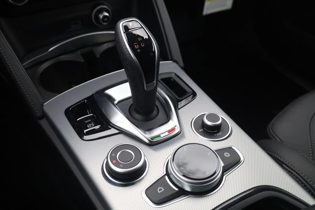 New 2025 Alfa Romeo Stelvio Sprint AWD/4WD image 20