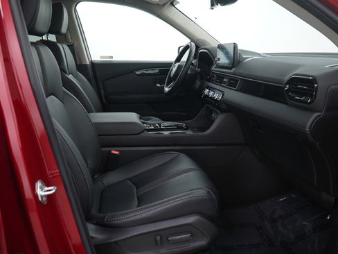 Used 2024 Honda Pilot Touring image 14