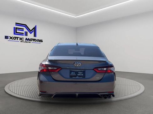 Used 2022 Toyota Camry SE FWD image 4