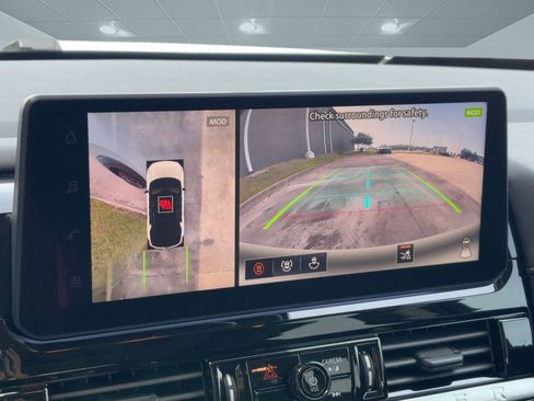 New 2026 Nissan Pathfinder SL image 24