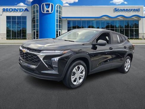 Used 2024 Chevrolet Trax LS image 1