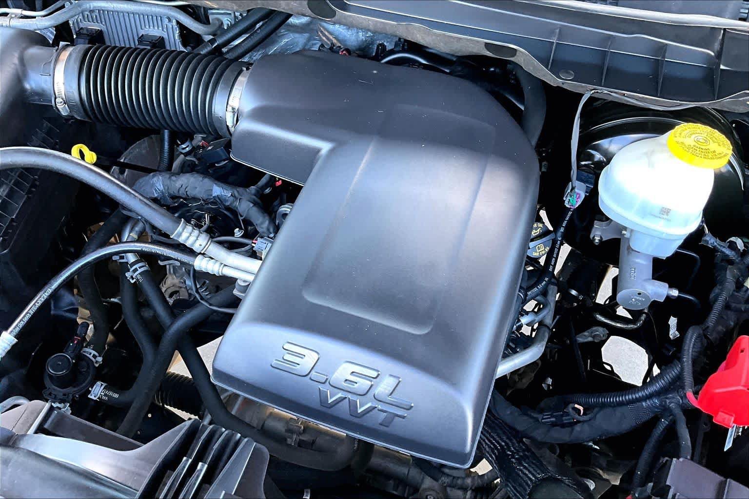 Used 2022 RAM 1500 Tradesman w/ Chrome Plus Package RWD image 33