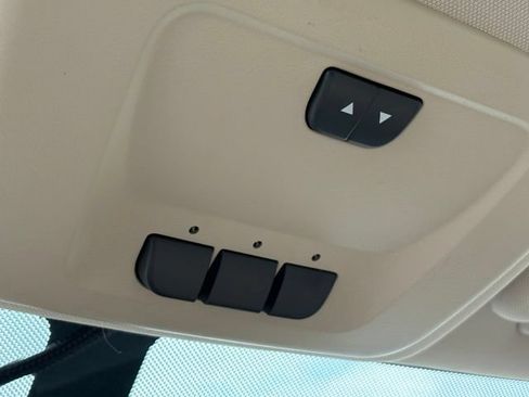 Used 2013 Chevrolet Impala LTZ FWD image 20