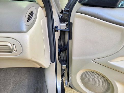 Used 2002 Ford Taurus SEL FWD image 21