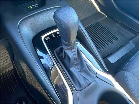 Used 2025 Toyota Corolla image 28