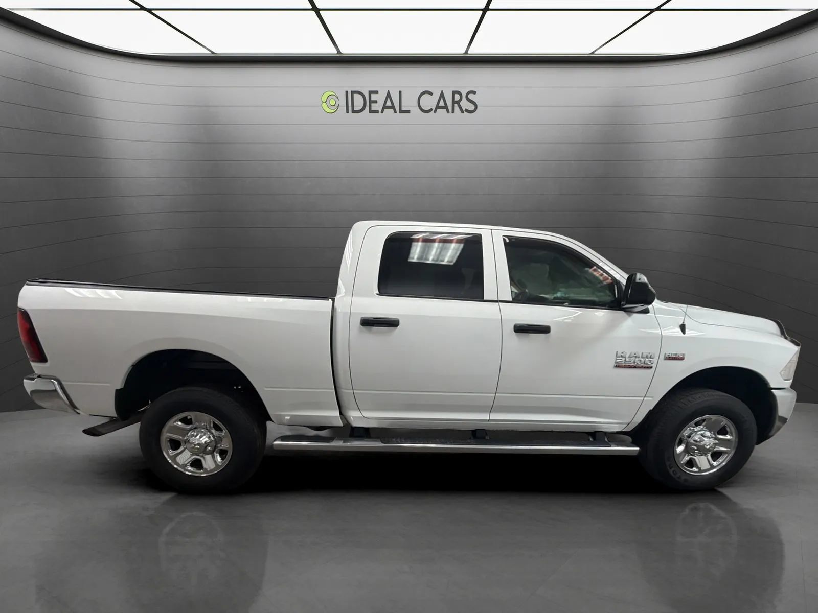 Used 2016 RAM 2500 Tradesman w/ Chrome Appearance Group AWD/4WD image 4