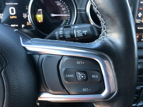 Used 2021 Jeep Wrangler Unlimited Sahara w/ Cold Weather Group image 17