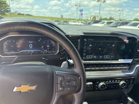 Used 2023 Chevrolet Silverado 1500 High Country w/ Technology Package image 16