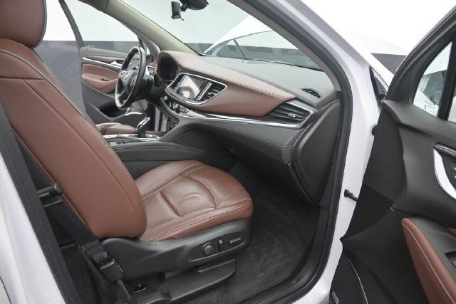 Used 2019 Buick Enclave Avenir w/ Avenir Technology Package AWD/4WD image 19