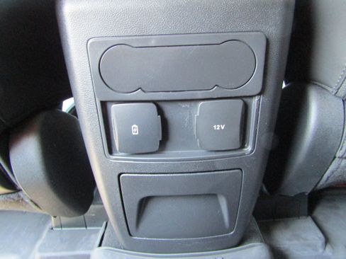 Used 2024 Ford Explorer XLT w/ Equipment Group 202A AWD/4WD image 36
