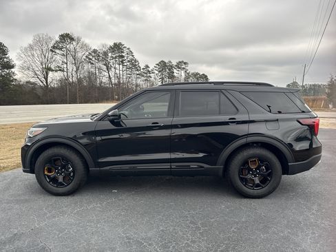 New 2026 Ford Explorer Tremor w/ Tremor Convenience Package image 8
