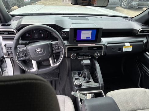 New 2026 Toyota 4Runner SR5 AWD/4WD image 17
