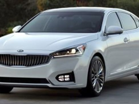 Used 2018 Kia Cadenza Technology FWD image 1