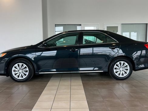 Used 2012 Toyota Camry LE FWD image 7