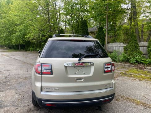 Used 2015 GMC Acadia SLT w/ Technology Package AWD/4WD image 4