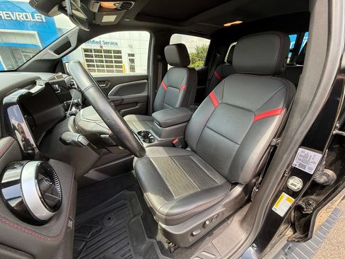 Certified 2025 Chevrolet Colorado Z71 w/ Midnight Edition AWD/4WD image 19