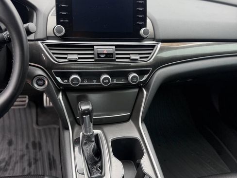 Used 2018 Honda Accord Sport image 16