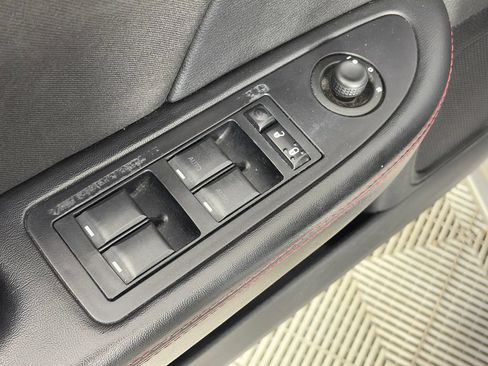 Used 2012 Dodge Avenger R/T FWD image 22