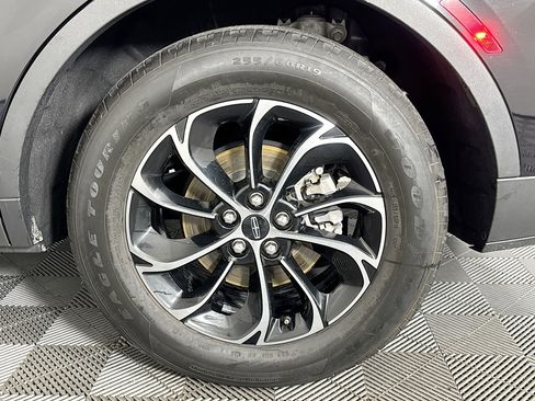 Used 2024 Lincoln Nautilus Premier image 36