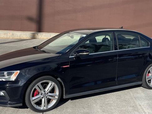 Used 2016 Volkswagen Jetta GLI SE FWD image 1