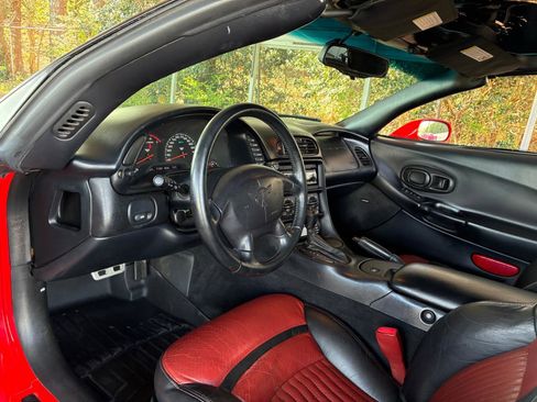 Used 1999 Chevrolet Corvette Coupe image 11