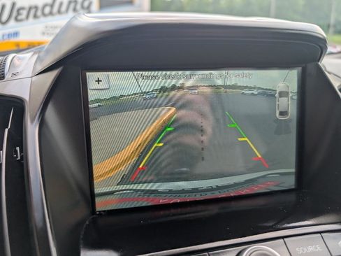 Used 2019 Ford Escape SEL image 24