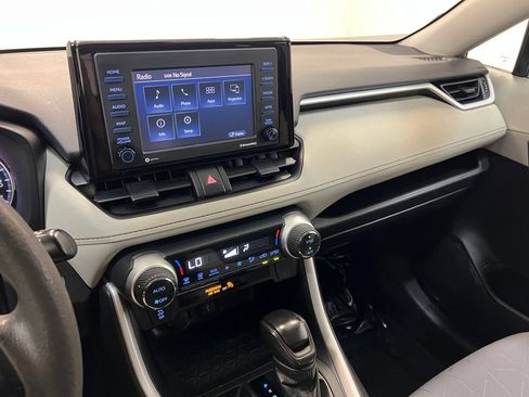 Used 2022 Toyota RAV4 XLE AWD/4WD image 23