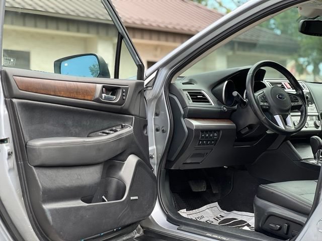 Used 2016 Subaru Outback 3.6R Limited AWD/4WD image 9