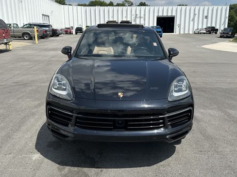 Used 2020 Porsche Cayenne AWD/4WD image 3
