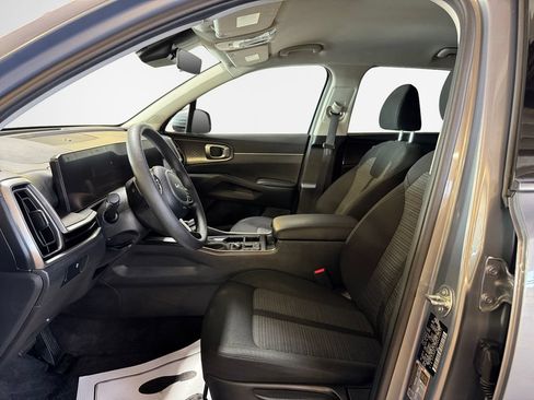 Certified 2024 Kia Sorento LX FWD image 12