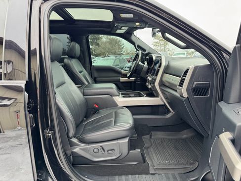 Used 2022 Ford F350 Lariat w/ Black Appearance Package image 43