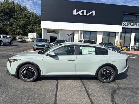 New 2025 Kia K4 EX image 2