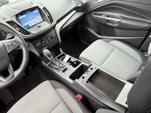 Used 2019 Ford Escape SE image 17
