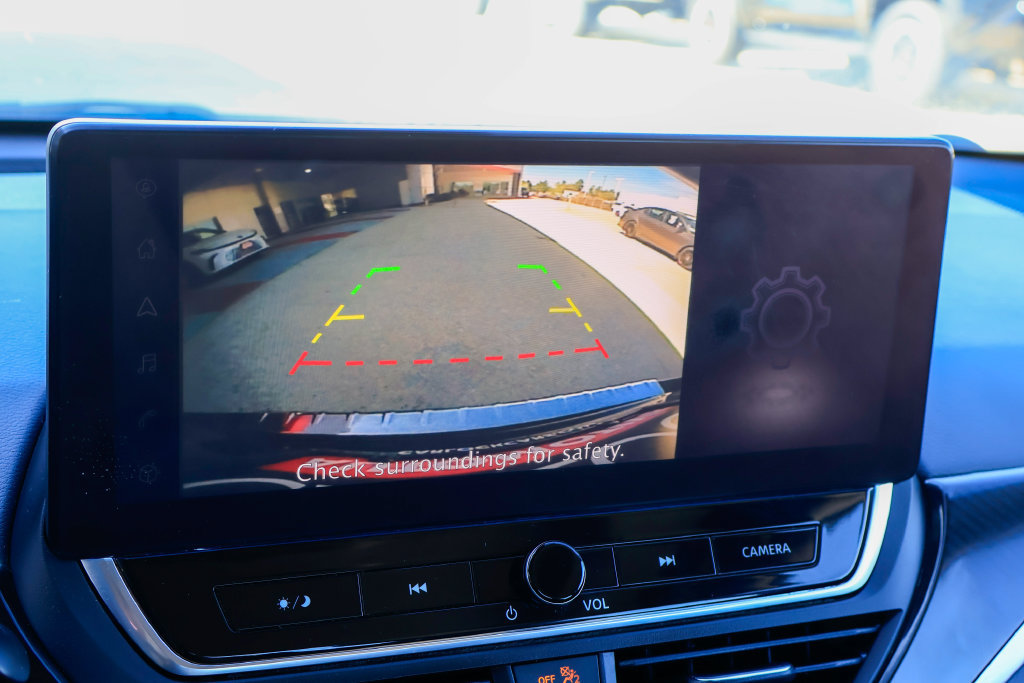 Used 2023 Nissan Altima 2.5 SR w/ SR Premium Package FWD image 5