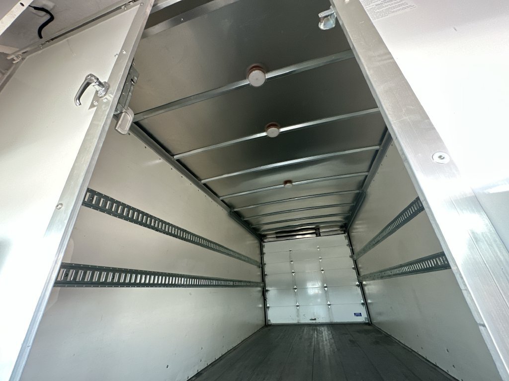 Used 2022 Ford E-450 and Econoline 450 Super Duty RWD image 4