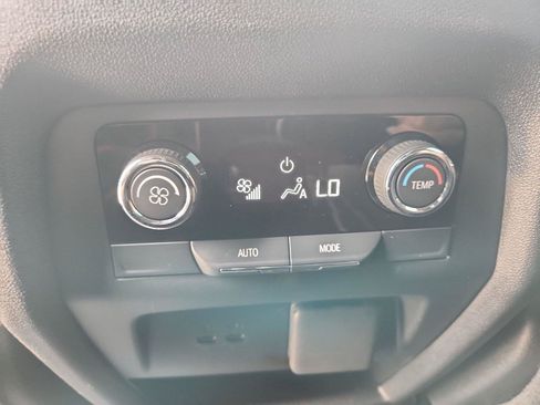 Certified 2025 Chevrolet Traverse LT w/ Driver Confidence Package FWD image 21