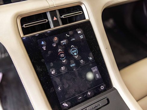 Used 2020 Porsche Taycan Turbo image 30