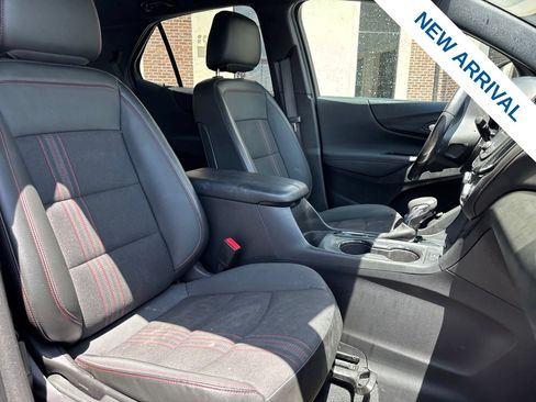 Used 2022 Chevrolet Equinox RS w/ LPO, Floor Liner Package FWD image 9