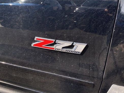 Used 2017 Chevrolet Silverado 1500 LT w/ Midnight Edition image 13