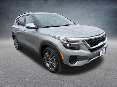 Used 2023 Kia Seltos S w/ Navigation Package image 13