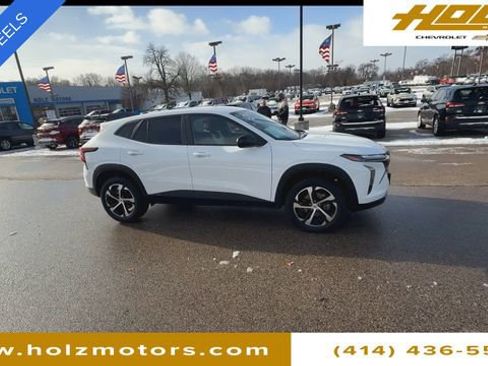 Used 2024 Chevrolet Trax RS w/ Driver Confidence Package image 9