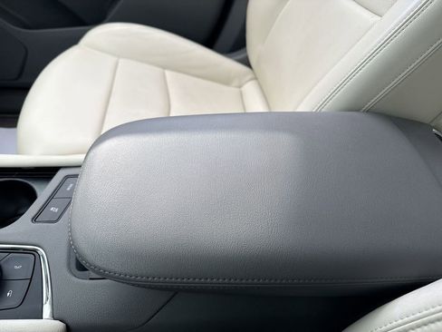 Used 2023 Cadillac XT6 Premium Luxury w/ Technology Package image 21