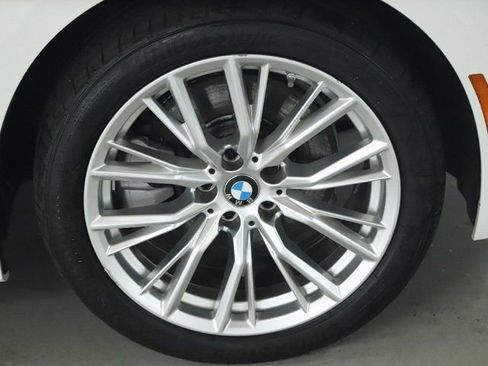 Certified 2024 BMW 330i xDrive Sedan w/ Convenience Package AWD/4WD image 11