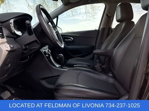 Certified 2020 Chevrolet Trax LT w/ LT Convenience Package AWD/4WD image 18