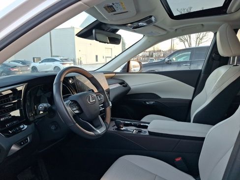 Used 2024 Lexus RX 350 Premium image 3